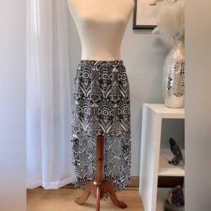 Divided H&M Women’s Hi-Low Skirt Size 8 Black and White